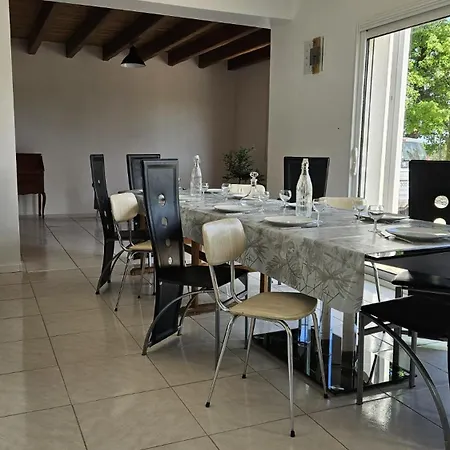 Casa de Férias La Bâtisse A Deux Tours Lalbenque