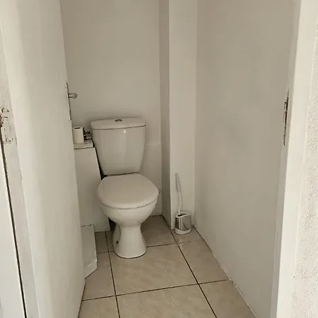 La Bâtisse A Deux Tours Casa de Férias *